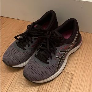 Women’s 6.5 ASICS tennis shoes